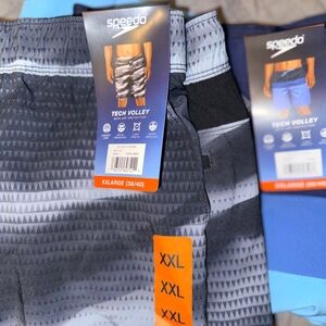 Speedo Men’s Gray & Black Tech Volley Swim Shorts